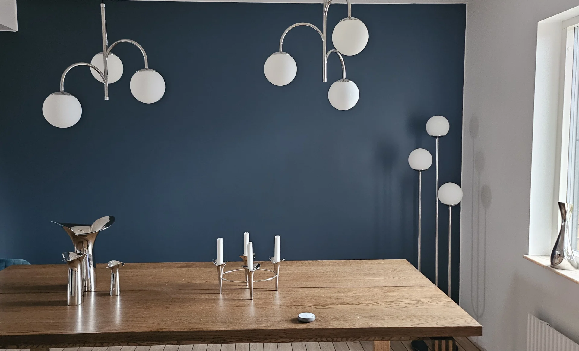Invändig målning av vardagsrum utförd av Lundströms Färg & Design.